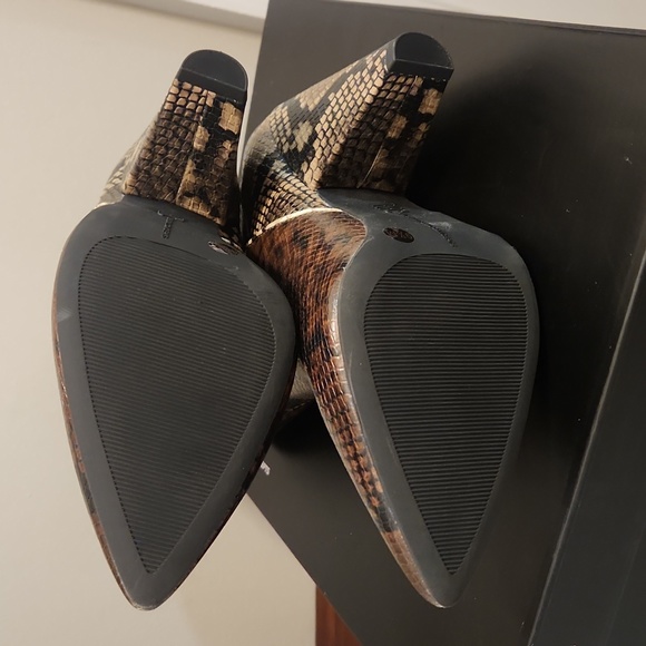 Cowgirl Boots Snake Print, 9.5 - Picture 12 of 13